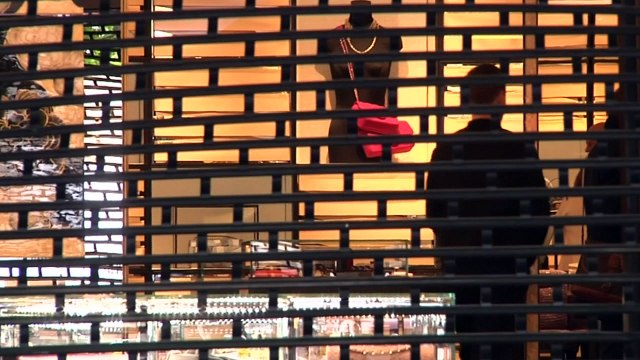 Thieves use 4x4 in ram raid on Paris Chanel store