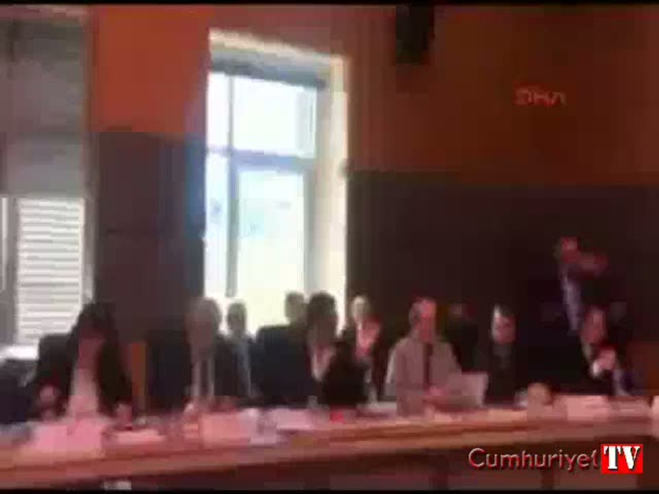 Komisyondaki vekillerin kavgasından yeni görüntüler