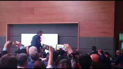 TBMM'de Vekiller Yumruklarla Birbirine Girdi!