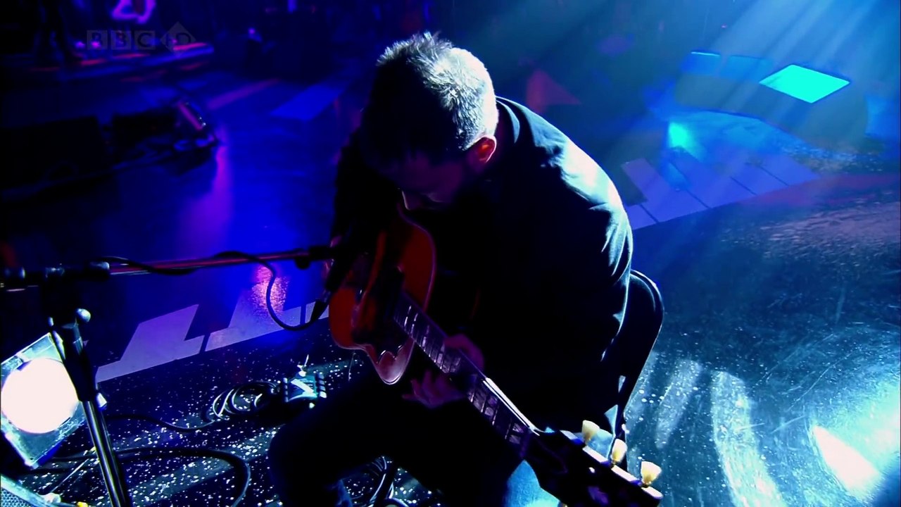 Thom Yorke - The Clock (Jools Holland 2006)