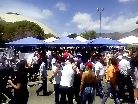 En Margarita también hubo asistencia masiva para firmar las planillas del revocatorio
