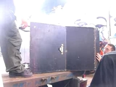 Manifestive2007Lyon.préparation. grillons ibk systekmatik