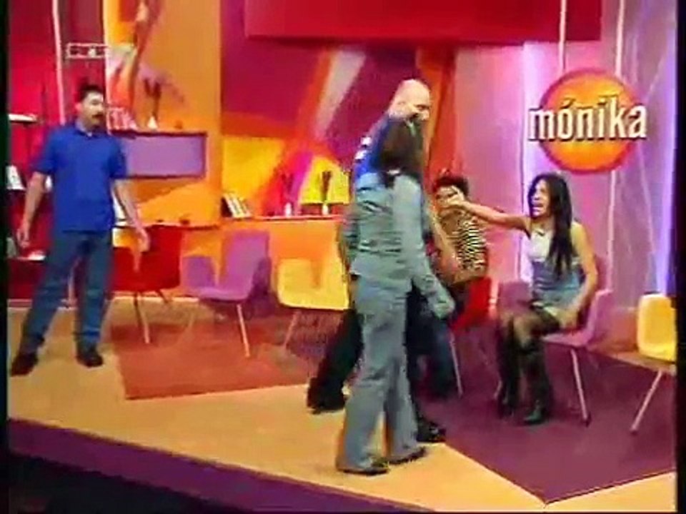 Joshi Bharat es Monika