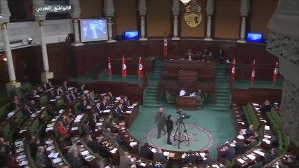 معركة إرساء المؤسسات الدستورية بتونس