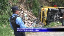 Se accidenta camión distribuidor de refrescos