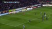 Football : Tobias Sala lance un poteau de corner sur les supporters