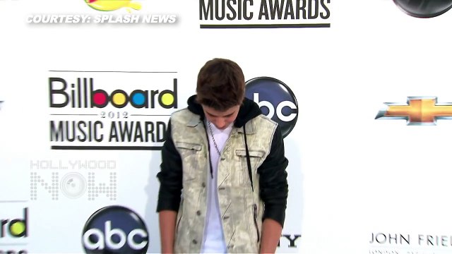 Justin Bieber STRIPS For Ill Show You (Official Video)