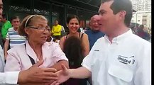 Vea lo que le dijo esta señora a Tomas Guanipa en una cola