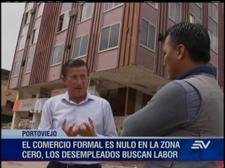 Jóvenes buscan empleo en la reconstrucción de Portoviejo