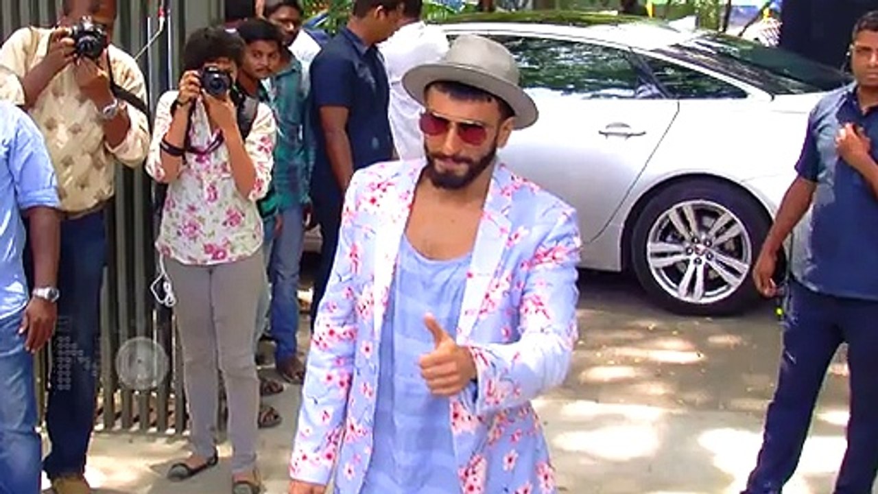 Deepika Padukone's Behaviour Makes Ranveer Singh UPSET