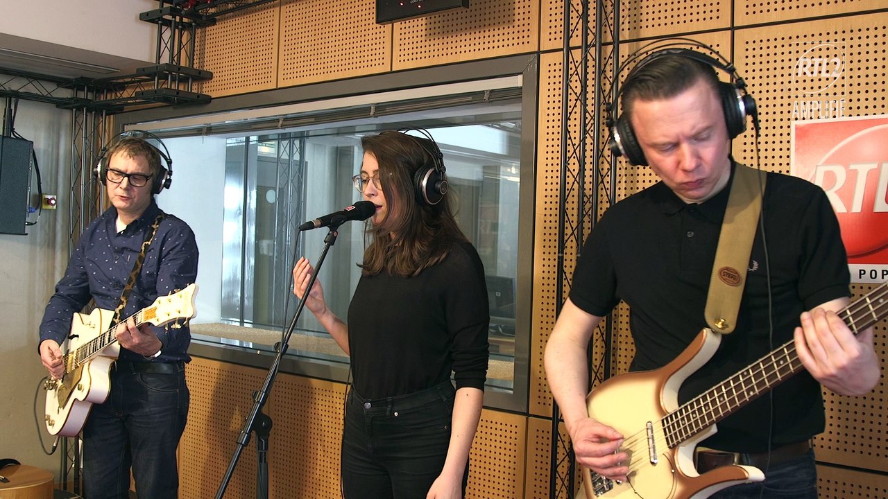 Hooverphonic - "Mad About You" en Session Très Très Privée