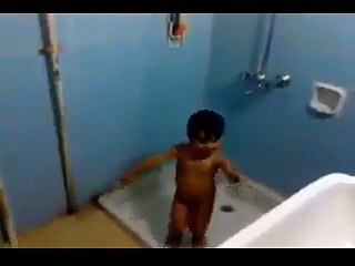 Çocugun banyo keyfi