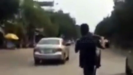 Dangerous Highway Street Bike Stunt