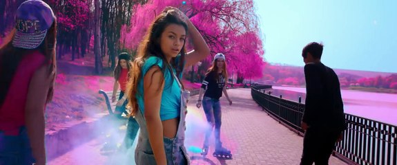 Era Istrefi feat. Kathryn C - Bonbon