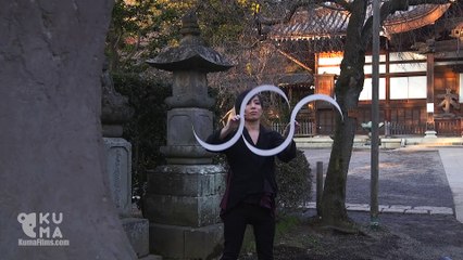 Hypnotisante illusion d'optique avec des anneaux