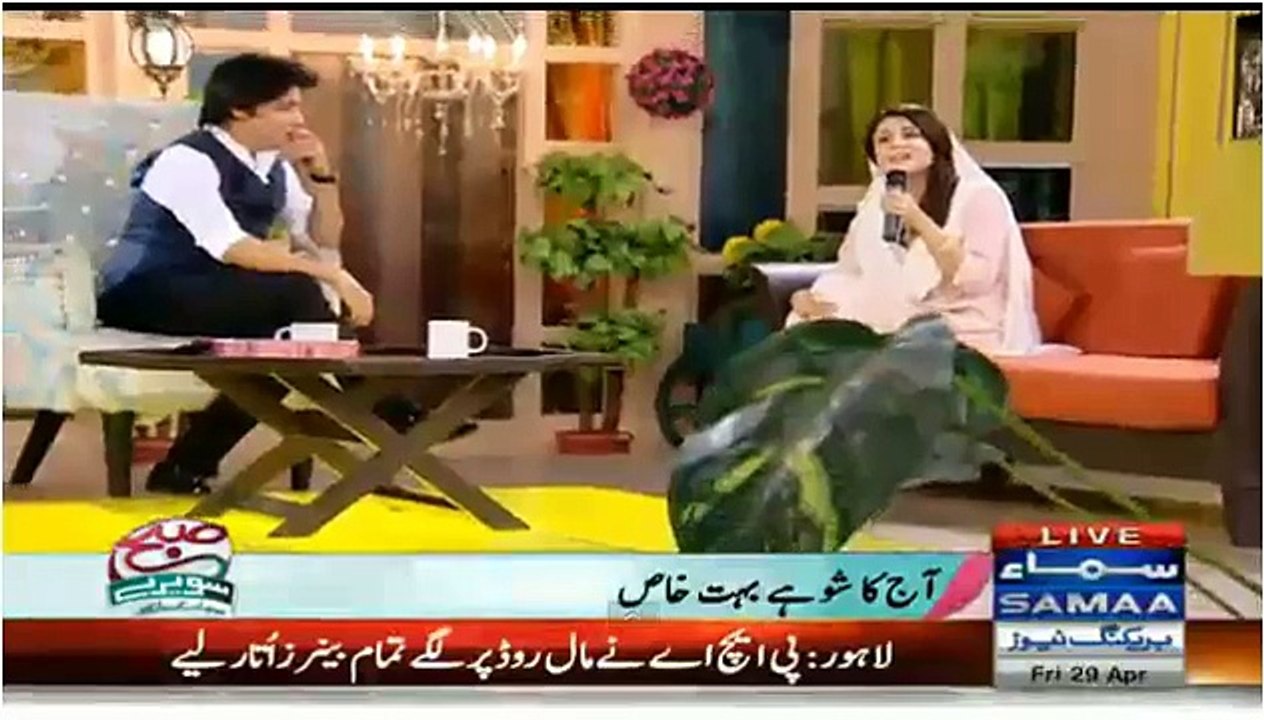 Reham Khan Singing Ghazal in Very Beautiful Voice in Show