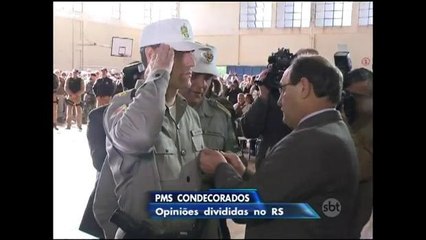 PMs que mataram criminosos são condecorados em Porto Alegre