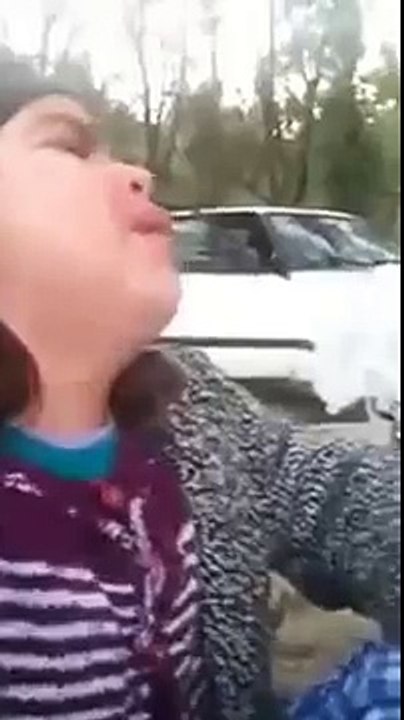 Küçük Kızın ' Azer Bülbül ' Feryadı