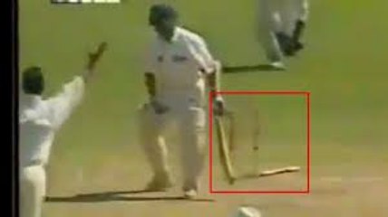 Shoaib Akhtar - Consequtive Yorkers to Dravid & Sachin