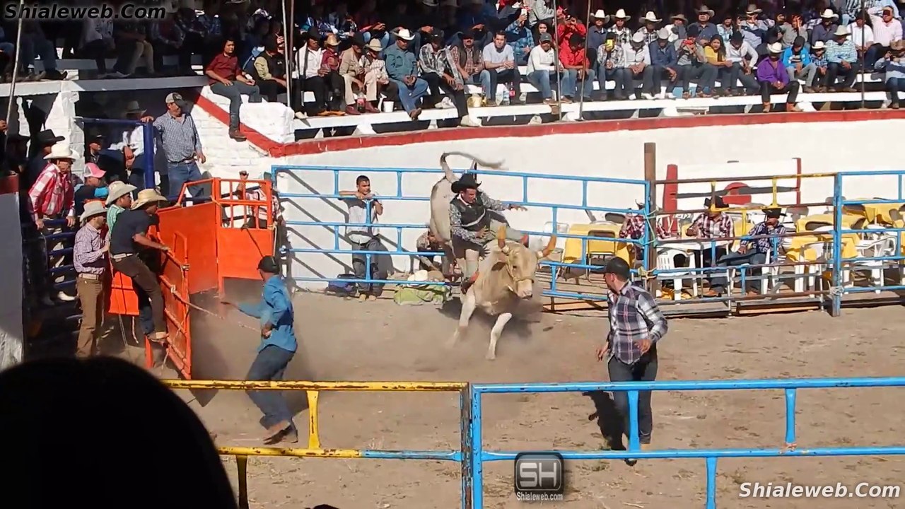 JARIPEO RANCHERO EN EL PUEBLO HUASCATO DEGOLLADO JALISCO MEXICO FIESTA CHARRA COMPLETA DIA DEL NINO ABRIL 2016