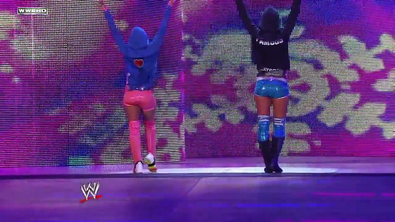 Superstars LayCool vs Tiffany & Kelly Kelly 2010