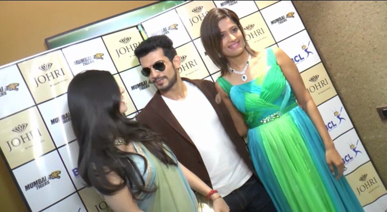 LAUNCH AMAZE JEWELS NEW COLLECTION & UNVEIL A SPECIAL BROOCH FOR TEAM MUMBAI TIGERS