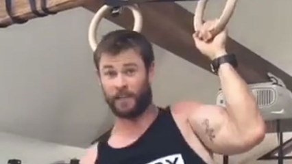 Chris Hemsworth has opinions while casually doing one-armed pull ups