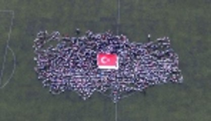 'Bin Minik El Bir Bayrak' projesi