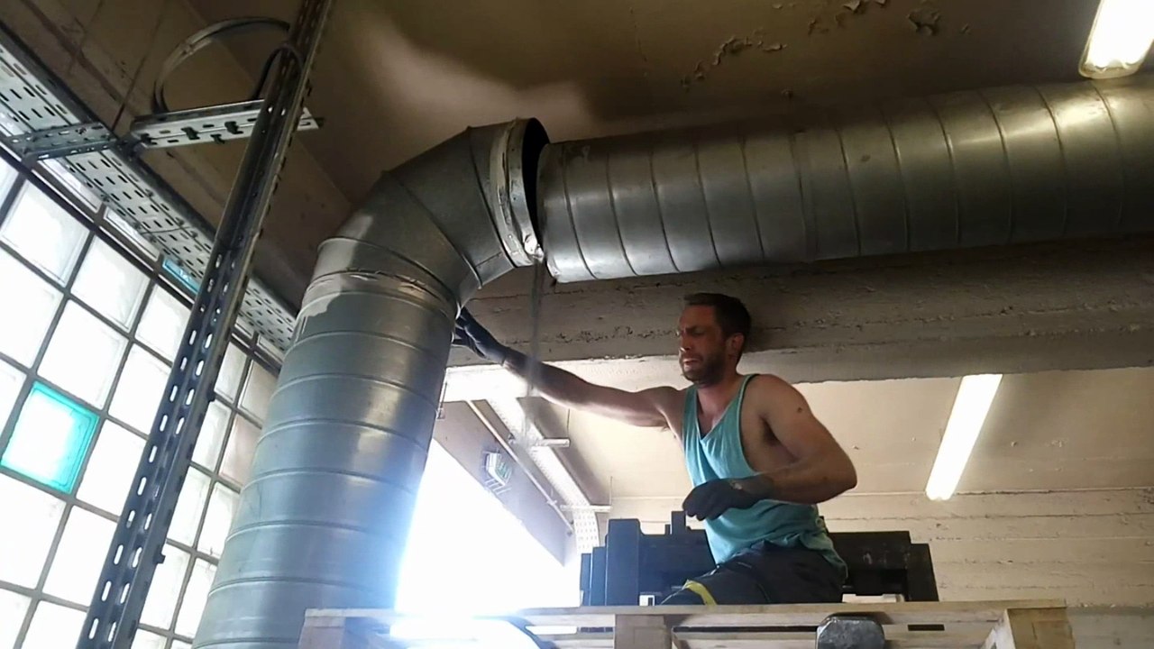 UN APRÈS MIDI TRANQUILLE AU COMPTOIR