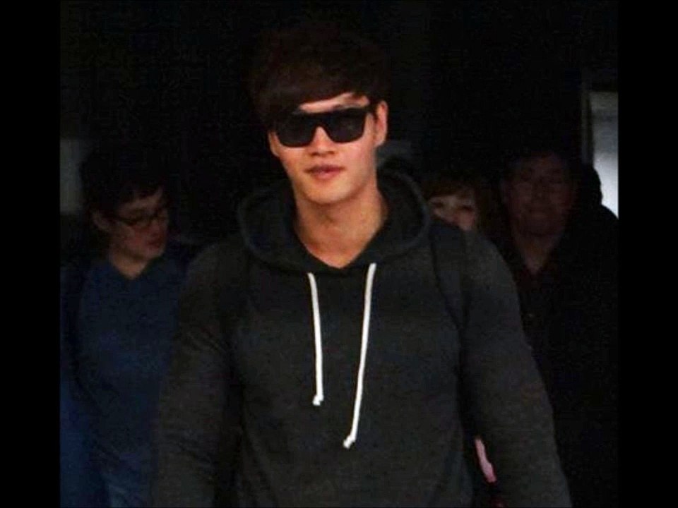 Kim Jong Kook (김종국) Sarang Surowo