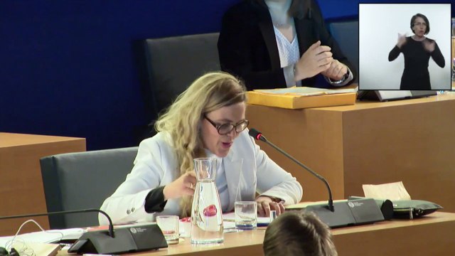 En plein conseil municipal, une élu rappe pour dénoncer le maire