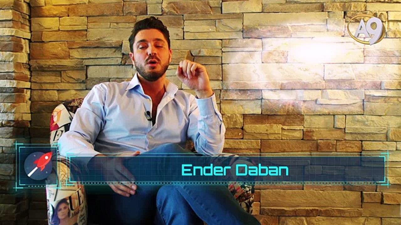 Merkezdeki Dev Karadelikler