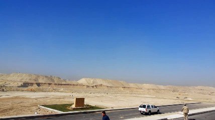 مشهد بديع لاعمال الحفر بقناة السويس الجديدة وبداية بناء منصة الافتتاح ديسمبر2014