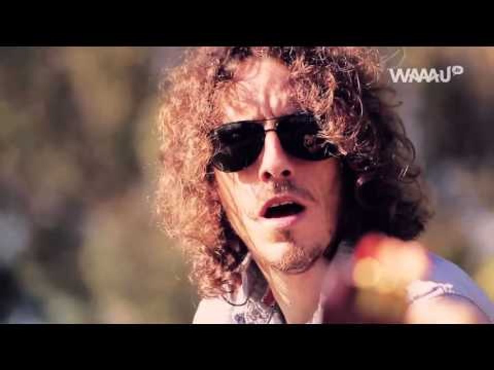 Stay - In the rain - WaaauTV