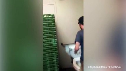Checkers fastfood leaves buns to thaw out in bathroom!