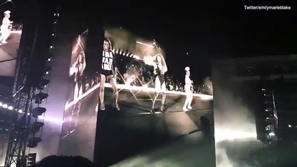 Beyonce fans join her onstage SLAY the Single Ladies dance