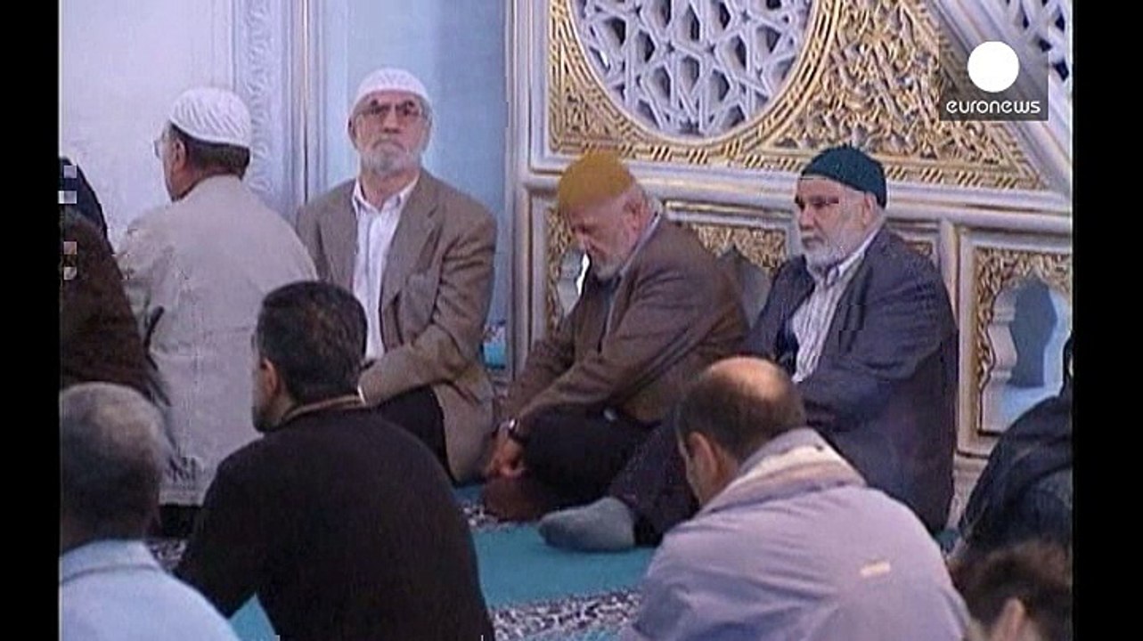 Kritik an vorschlag zur staatlichen kontrolle für moscheen in deutschland