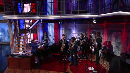 Jon Batiste et de Rester lHomme dEffectuer LHymne National français