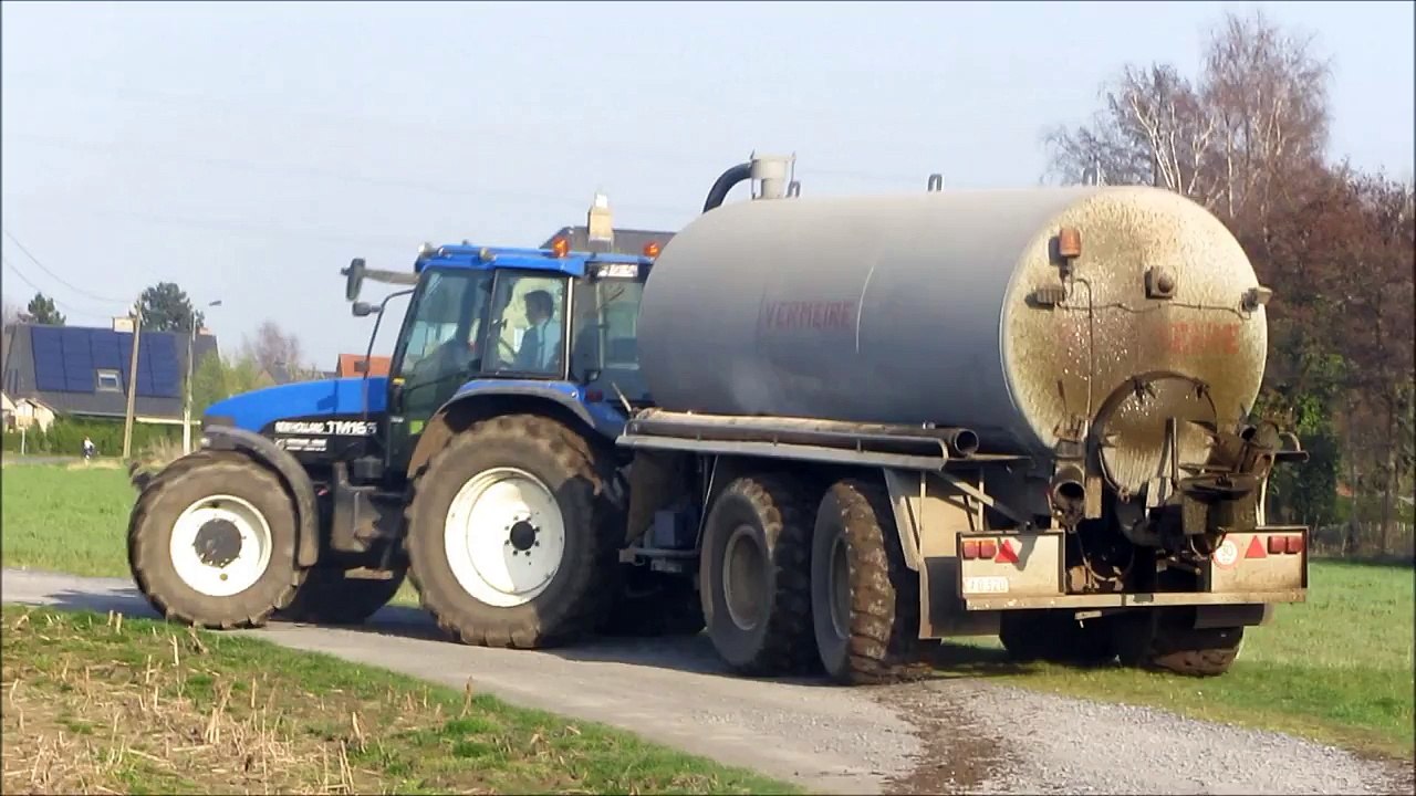 New Holland TM 165 - Bothuyne uit Zulte