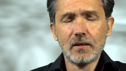 « Frères humains qui après nous vivez... »