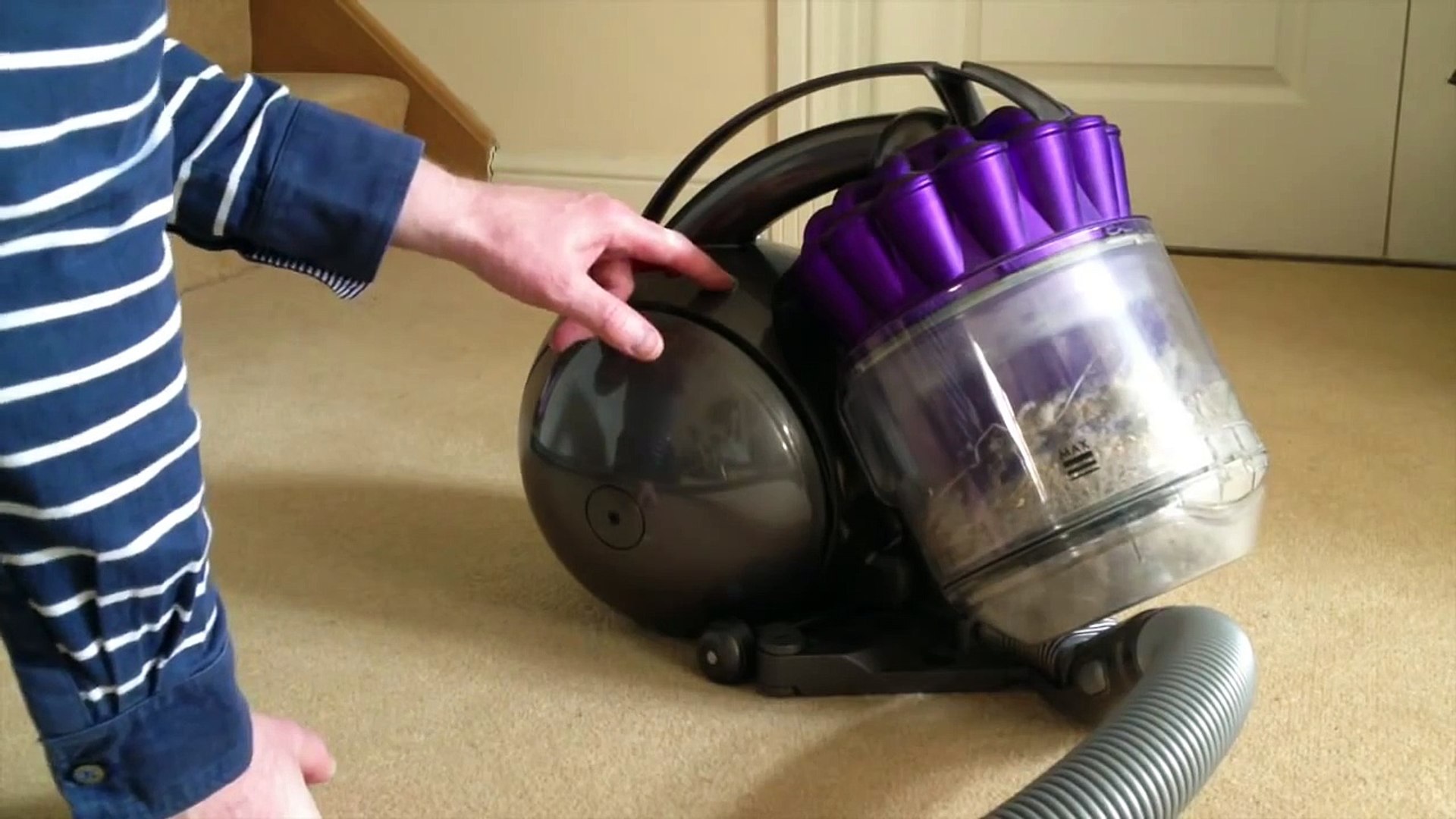 How To Empty A Clogging Dyson Bag less DC39 Animal Vacuum Cleaner - video  Dailymotion