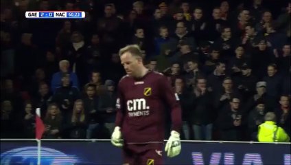 Go Ahead Eagles Fans Applaud In 61st Minute for NAC's Keeper Ten Rouwelaar Who Lost His Mother Aged 61!