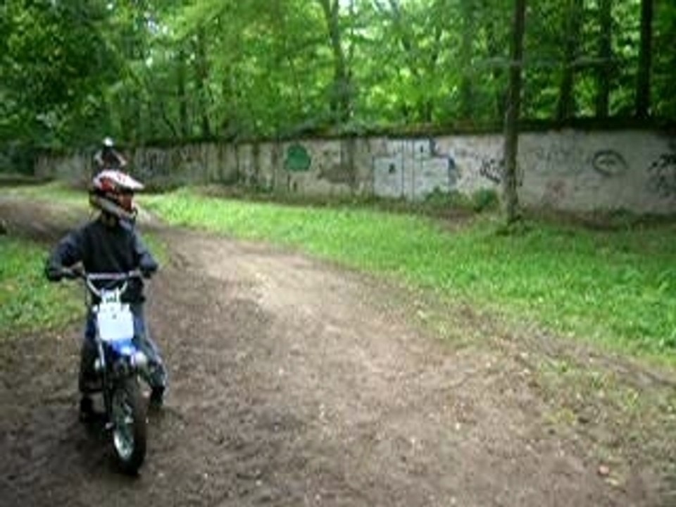 moulin bo gosse en gamelle!MDR!!