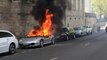 Des manifestants mettent le feu à une Porsche dans les rues de nantes