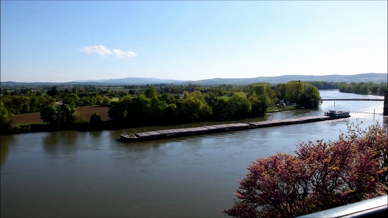 Le DANUBE à Trévoux le 29 avril 2016