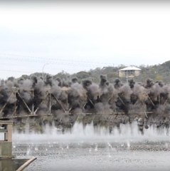 O espetáculo oferecido pela explosão de uma ponte