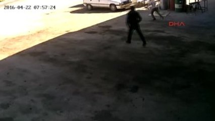 Adıyaman Kaynak Yaparken Meydana Gelen Patlamada Yandı, Esnaf Hortumla Su Sıktı