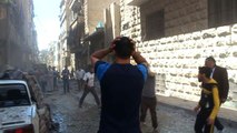 Syrie: des habitants d'Alep fuient les bombes