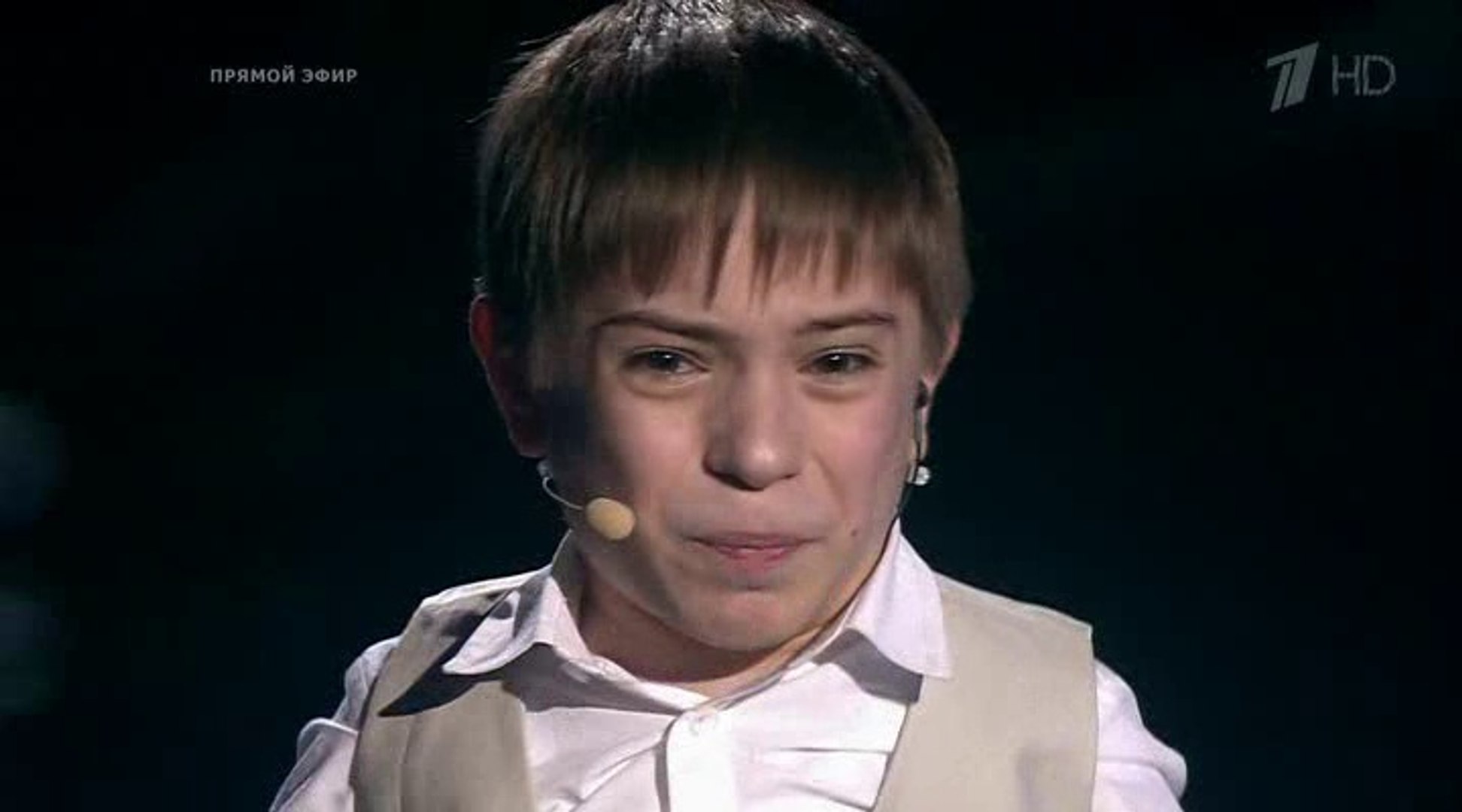 Плужников летаем. Плужников летаем. Плужников летаем. Нас бьют мы летаем плужников. Плужников летаем.