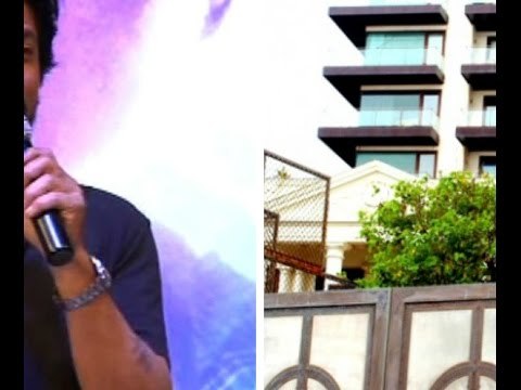 VIDEO INTERVIEW: One of my fans entered my house Mannat and scared me- SRK